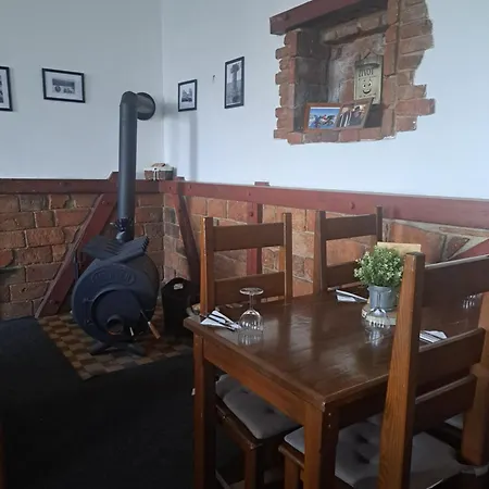 U Johnů Hotel *