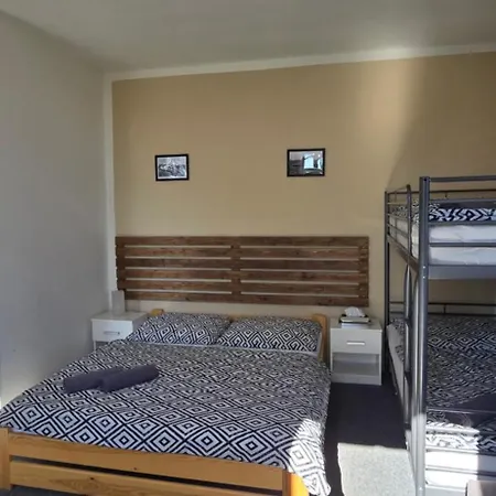 U Johnu Szálloda *